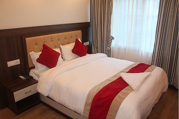 Deluxe Couple Room