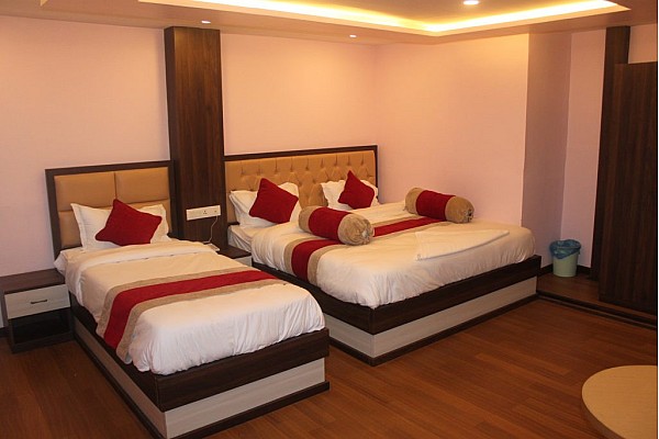 Deluxe Double Bedroom