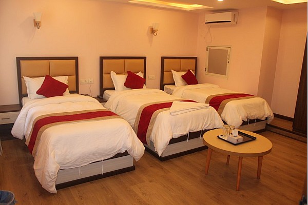 Deluxe Triple Bedroom